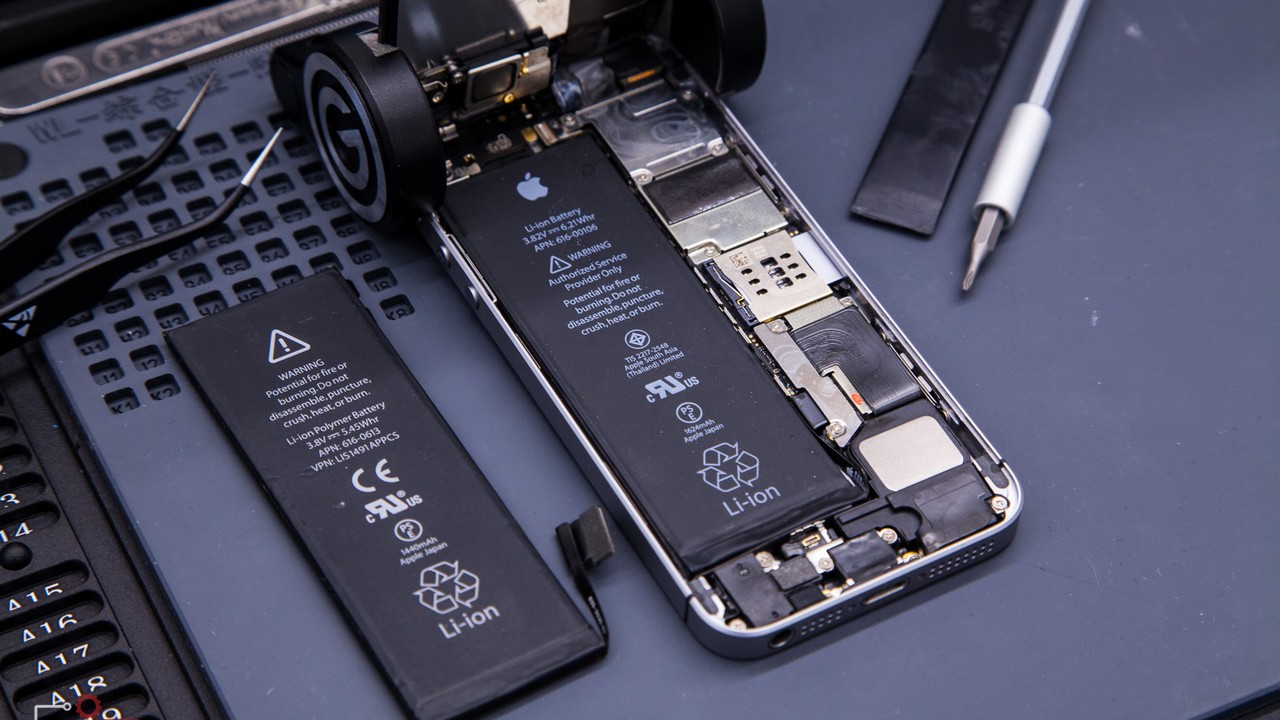 Thay pin iPhone chính hãng lấy liền tại TP.HCM – Nam Long Mobile & Nam Long Mobile – Nam Long Mobile