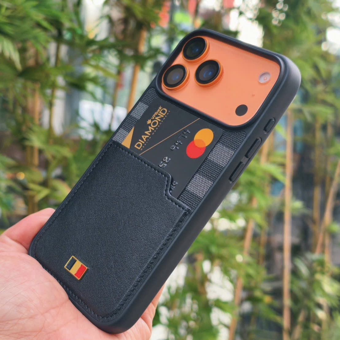 Ốp lưng iPhone 17 Pro Max để thẻ Mentor