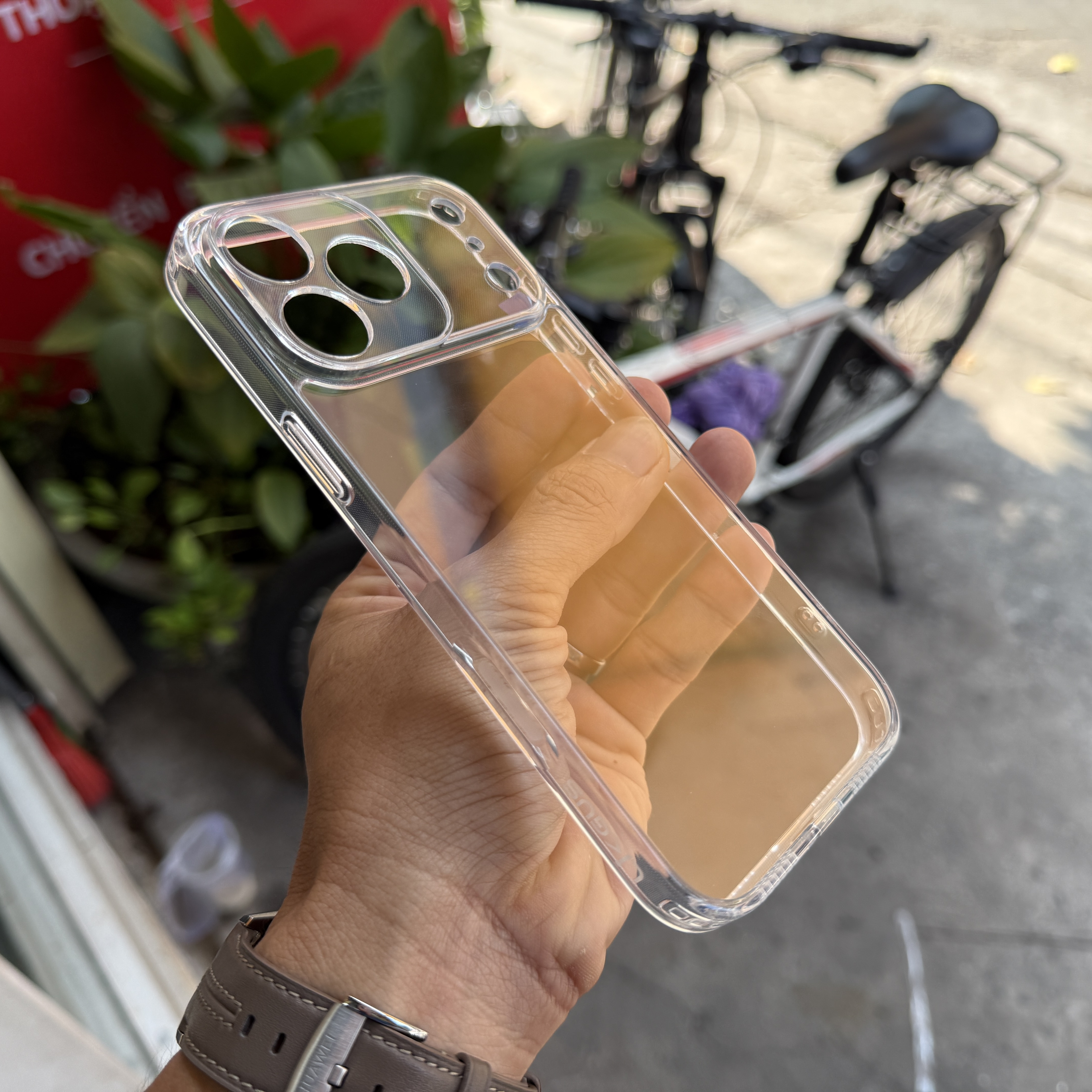Ốp lưng iPhone 17 Pro Max/ 18 Pro Max trong suốt Likgus