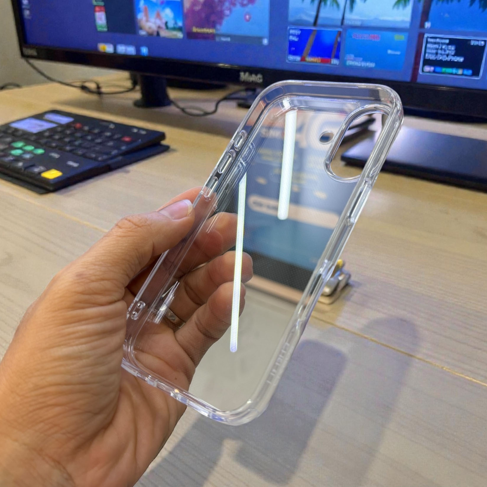 Ốp lưng iPhone 17 trong suốt Likgus