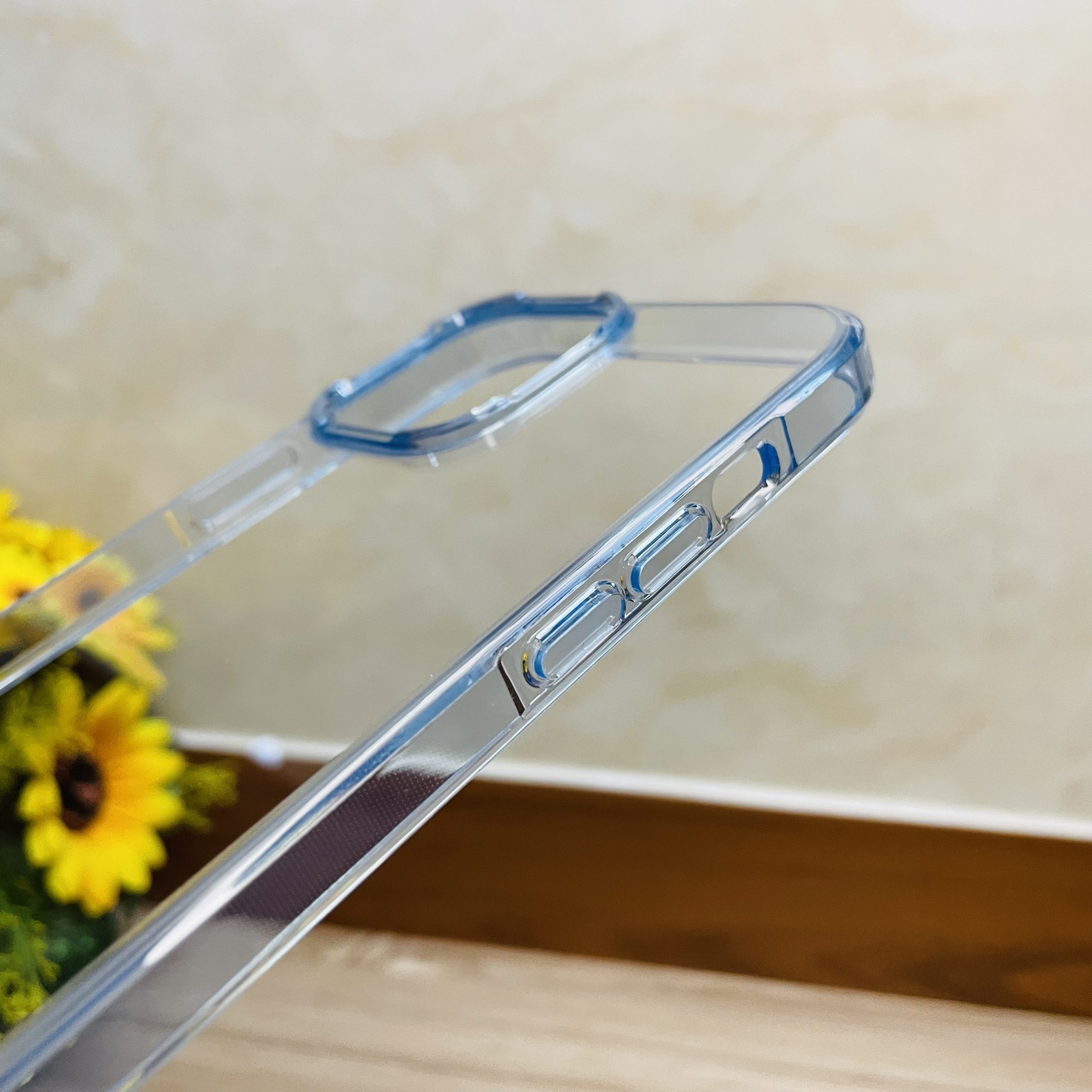 Ốp lưng iPhone 13 Pro Max Likgus trong viền màu xanh - Ảnh 3